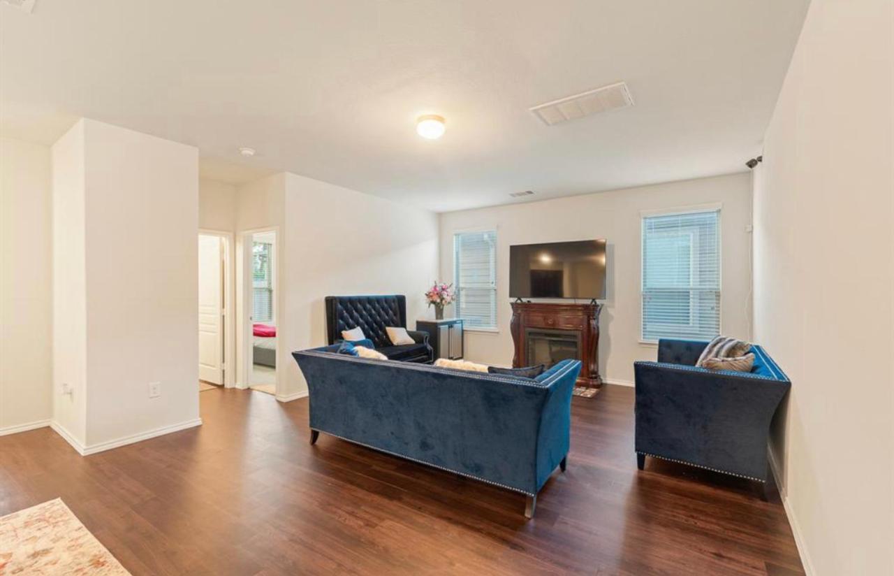 Вилла N-E-G House - Near David Wayne Hooks Airport Хьюстон Экстерьер фото