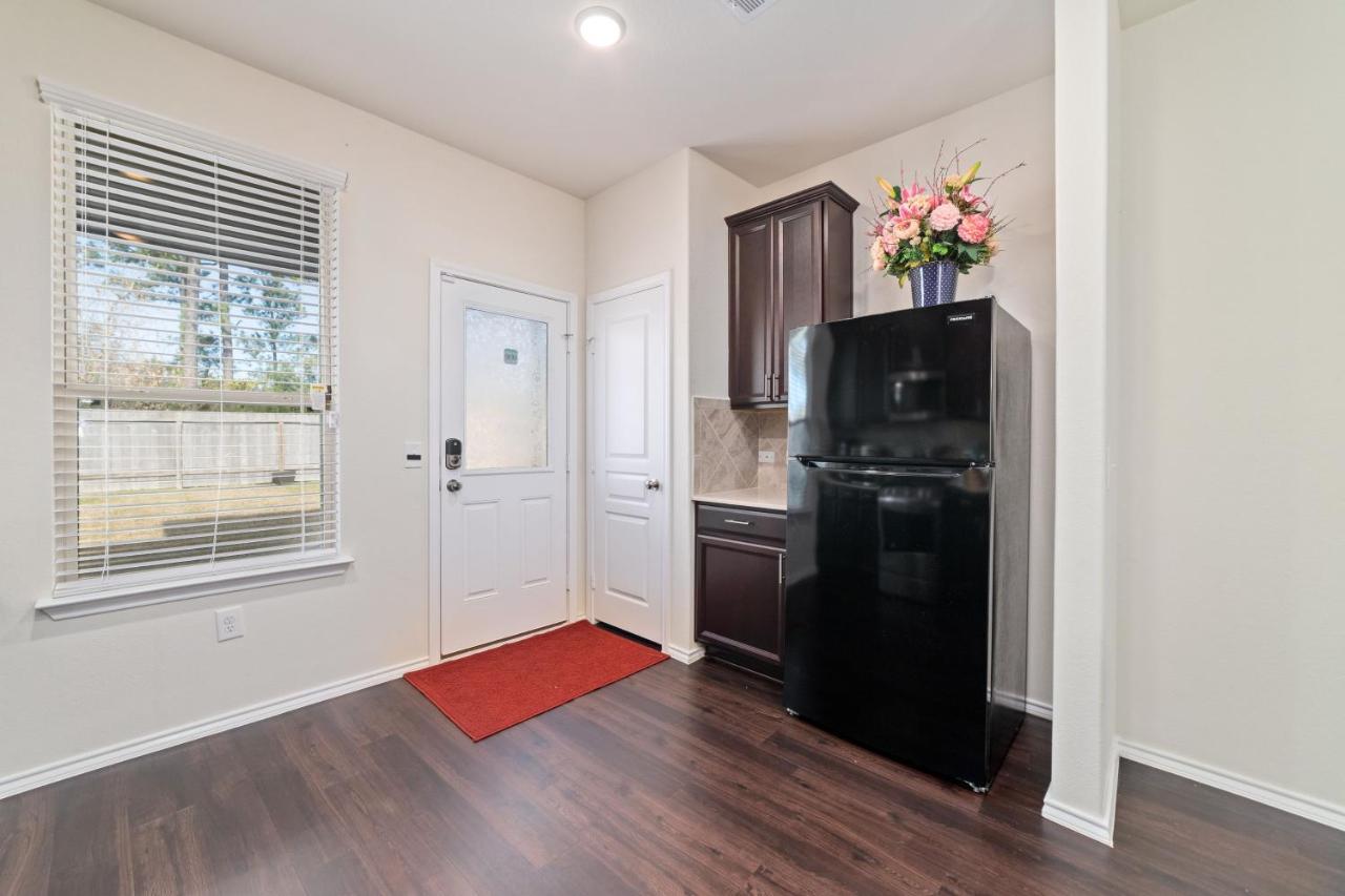 Вилла N-E-G House - Near David Wayne Hooks Airport Хьюстон Экстерьер фото